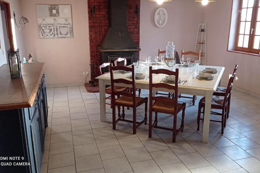 Maison De Ferme Au Calme Jusqu'A 10 Personnes Gannay-sur-Loire Экстерьер фото